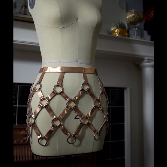 Made to Order 🖤 Metallic Leather Cage Skirt - Picture 4 of 6